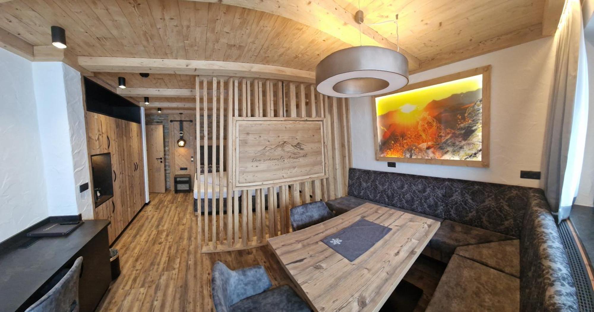 Hotel Garni Romantik Fuegen Exterior photo