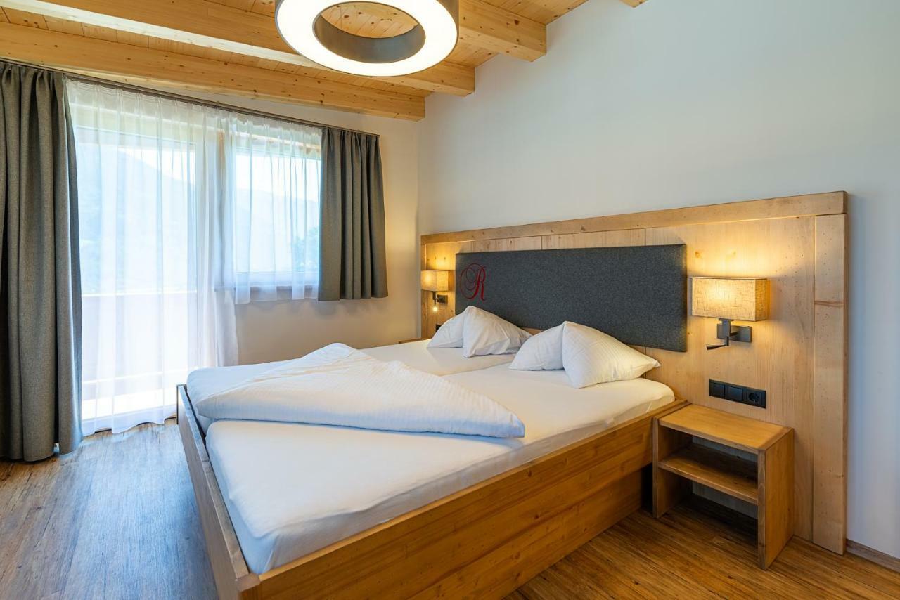 Hotel Garni Romantik Fuegen Exterior photo